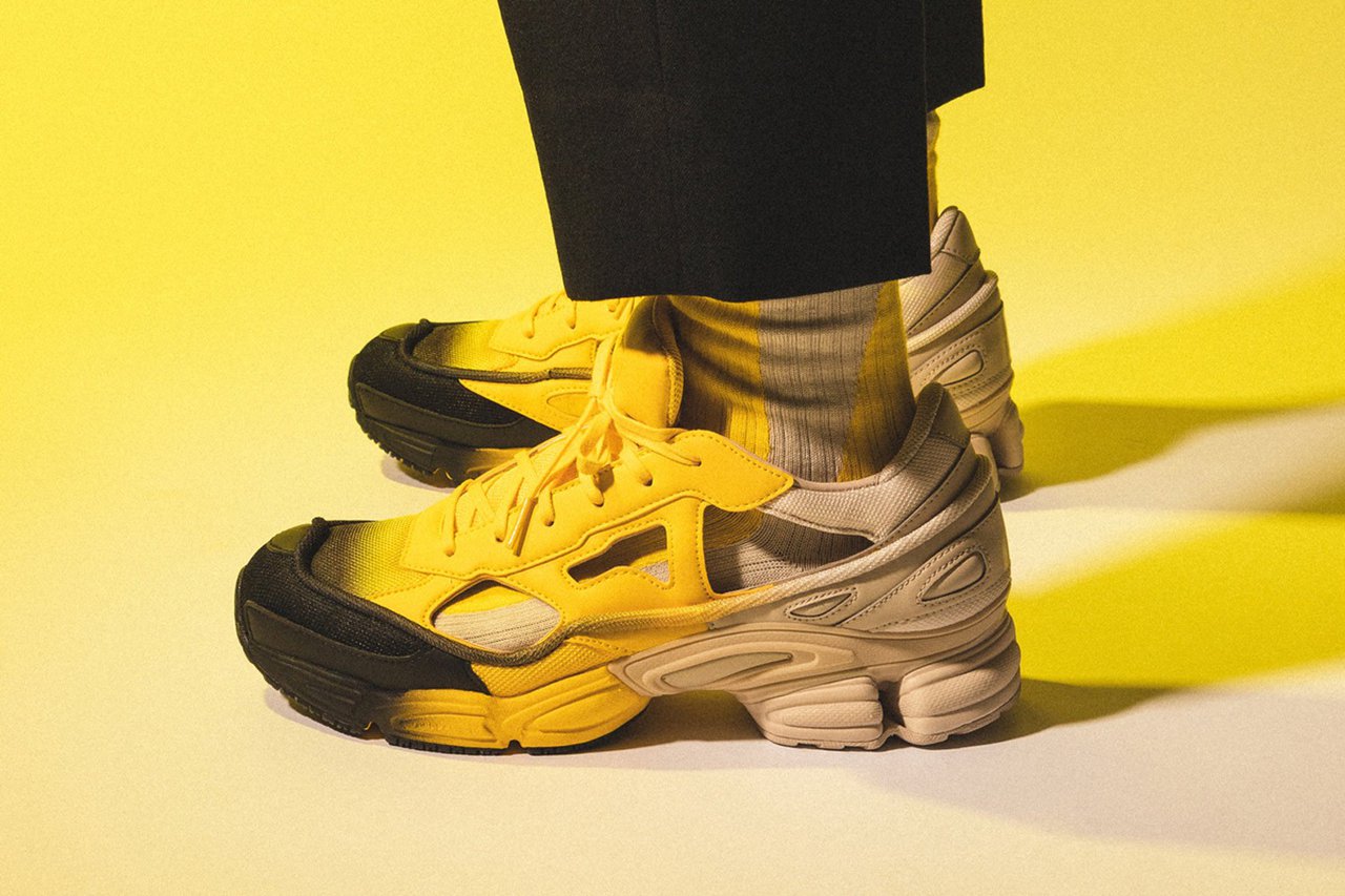 Raf Simons X Adidas – Replicant Ozweego sneakers