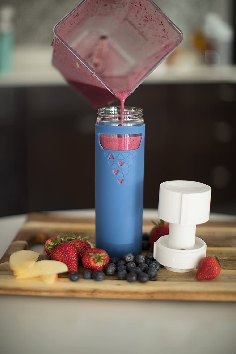 SANS Juice and Smoothie Preserving Vacuum Sealed Glass Travel Bottle