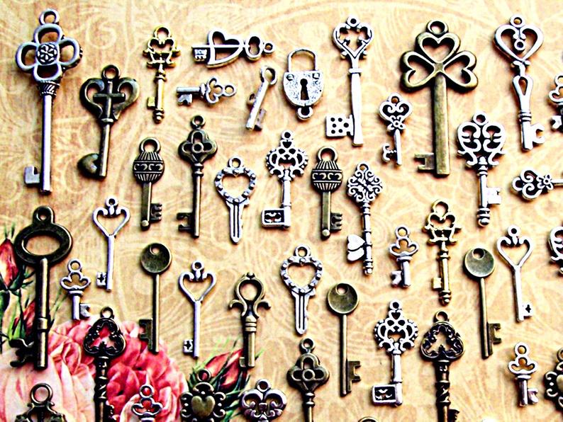 Mixed Old Keys Craft Chimes Cabinet Decorate Clock Wedding