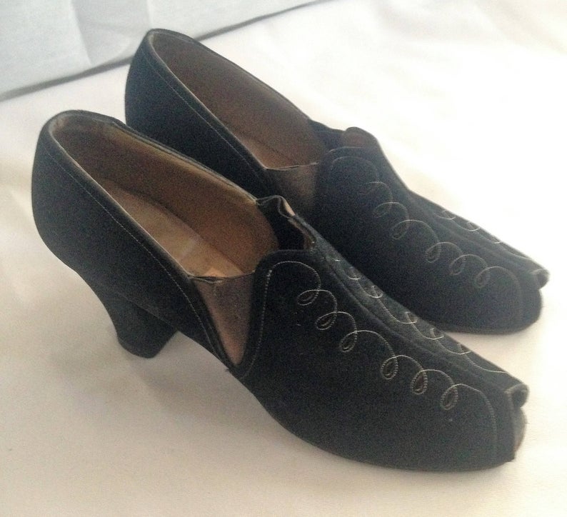 Black suede Dickerson 40’s shoes