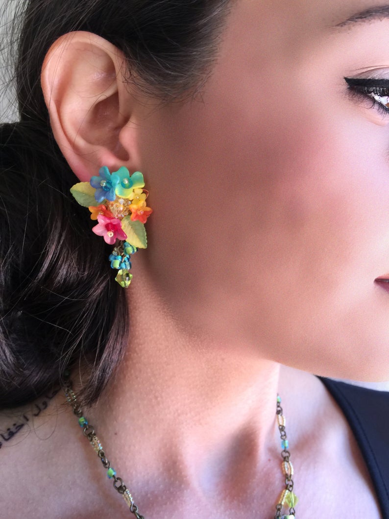 WILD FLOWER Colorful handbeaded earrings by Colleen Toland