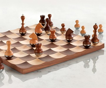 Wobble Chess Set