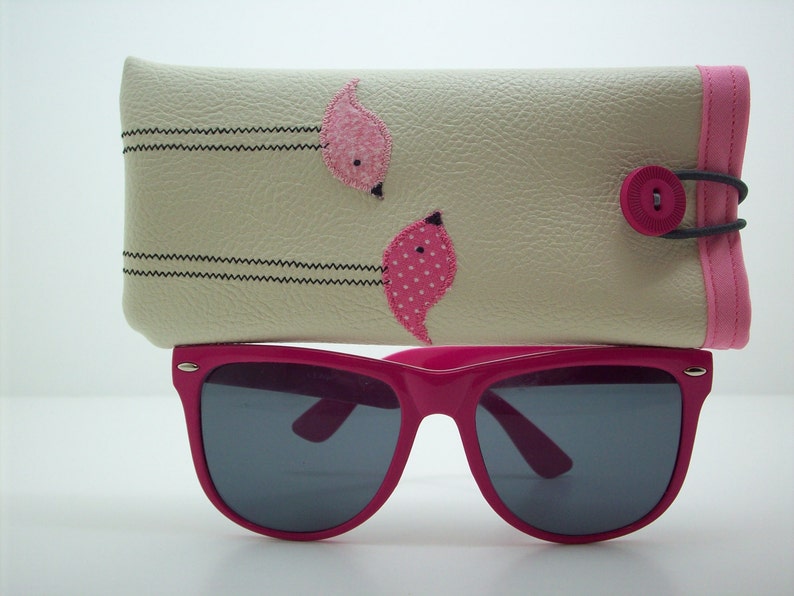 Eyeglass case in cream with pink birds