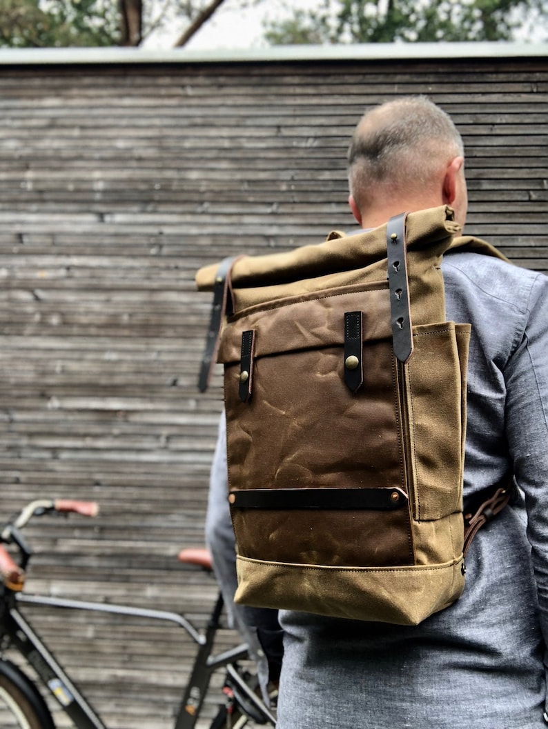 Convertible backpack into bike pannier / bicycle bag in waxed