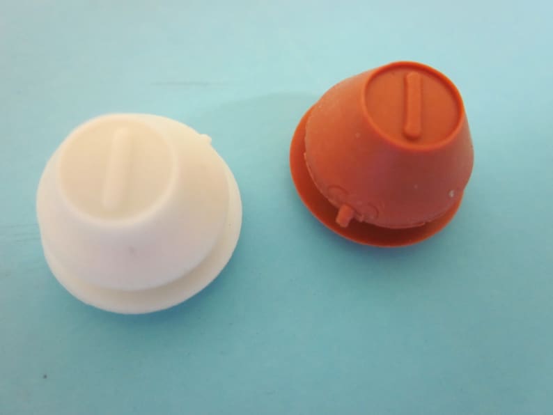 Rubber Stopper Plugs for Salt or Pepper Shakers & Piggy Banks.
