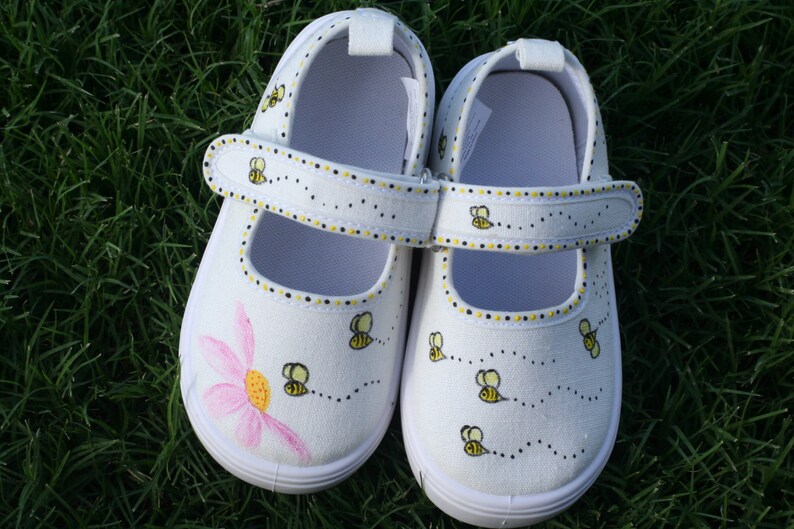 Bumble Bee Shoes hand painted canvas girls toddler size 8