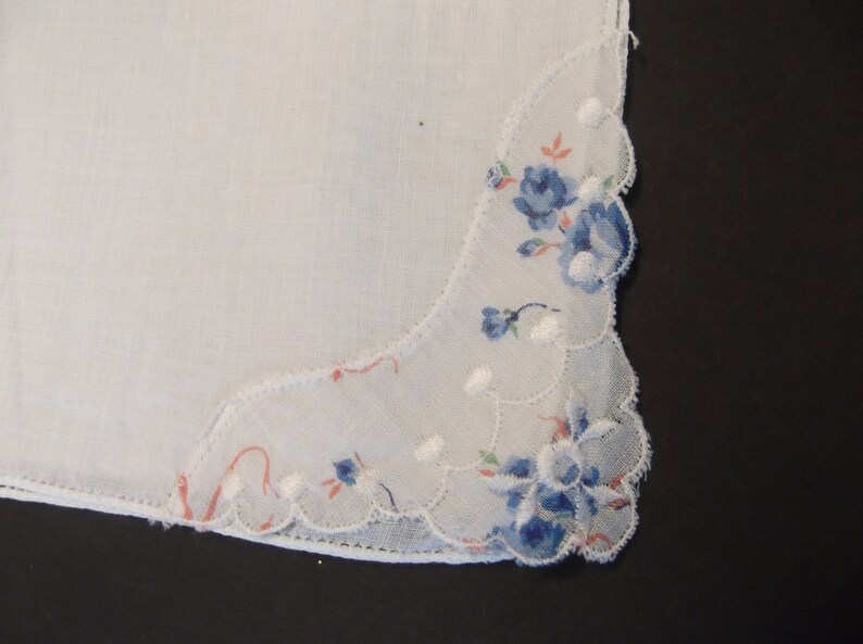 Craft or Cutter Hankie Pretty White with Floral Accents Estate