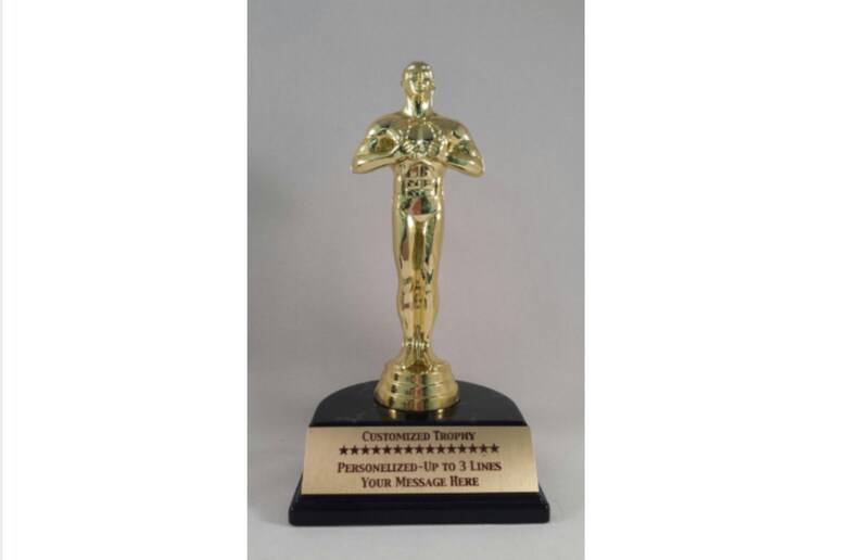 Customized Award Trophy Achievement Trophy Statue Customized