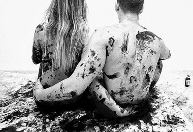 Love Is Art Canvas And Paint Kit