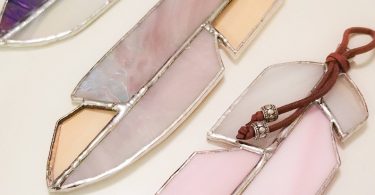 Stained Glass Feather / Surprise Colour