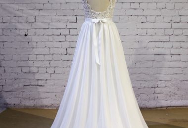 Exquisite Lace Wedding Dress V Shape Lace Neckline Wedding