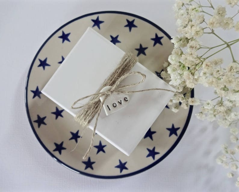 Wedding favour tags 10 / 25 / love heart tags / wedding table