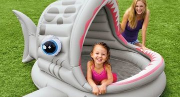 Roarin’ Shark Inflatable Pool
