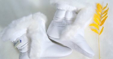 Winter baby boots in white leather leather winter booties