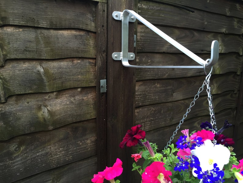 Hanging Basket Brackets Up To 24 Basket  For 4