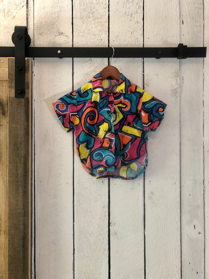 Vintage 80s Bright Geometric Pattern Cropped Button Down Shirt