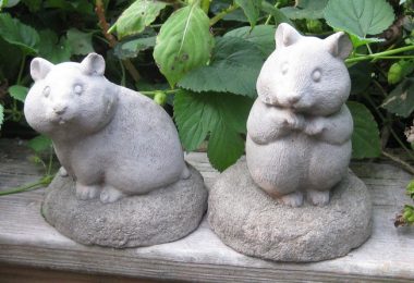 Hamster Statue  select one up or sitting